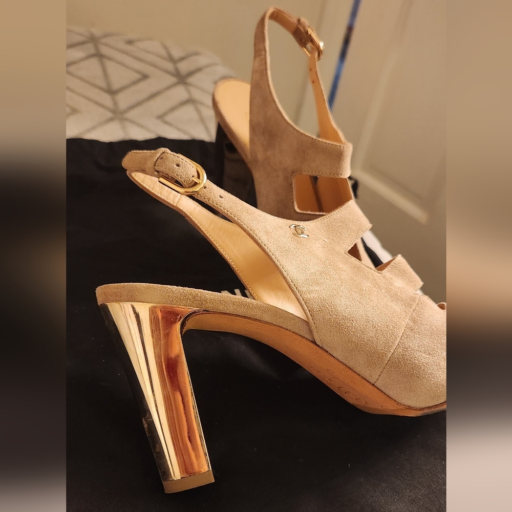 Chanel shoes - Picture 2 of 5